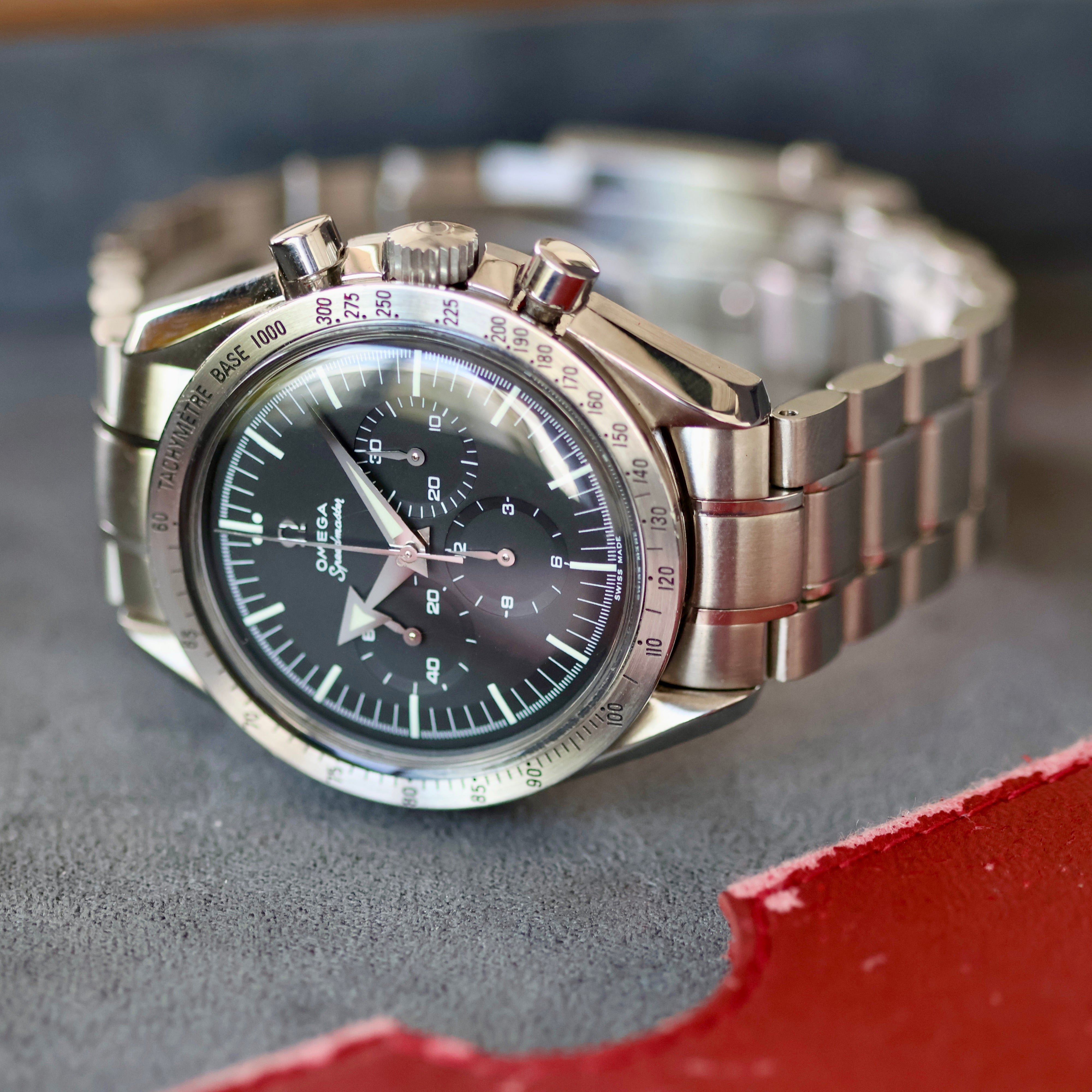 Omega Speedmaster “Broad Arrow”