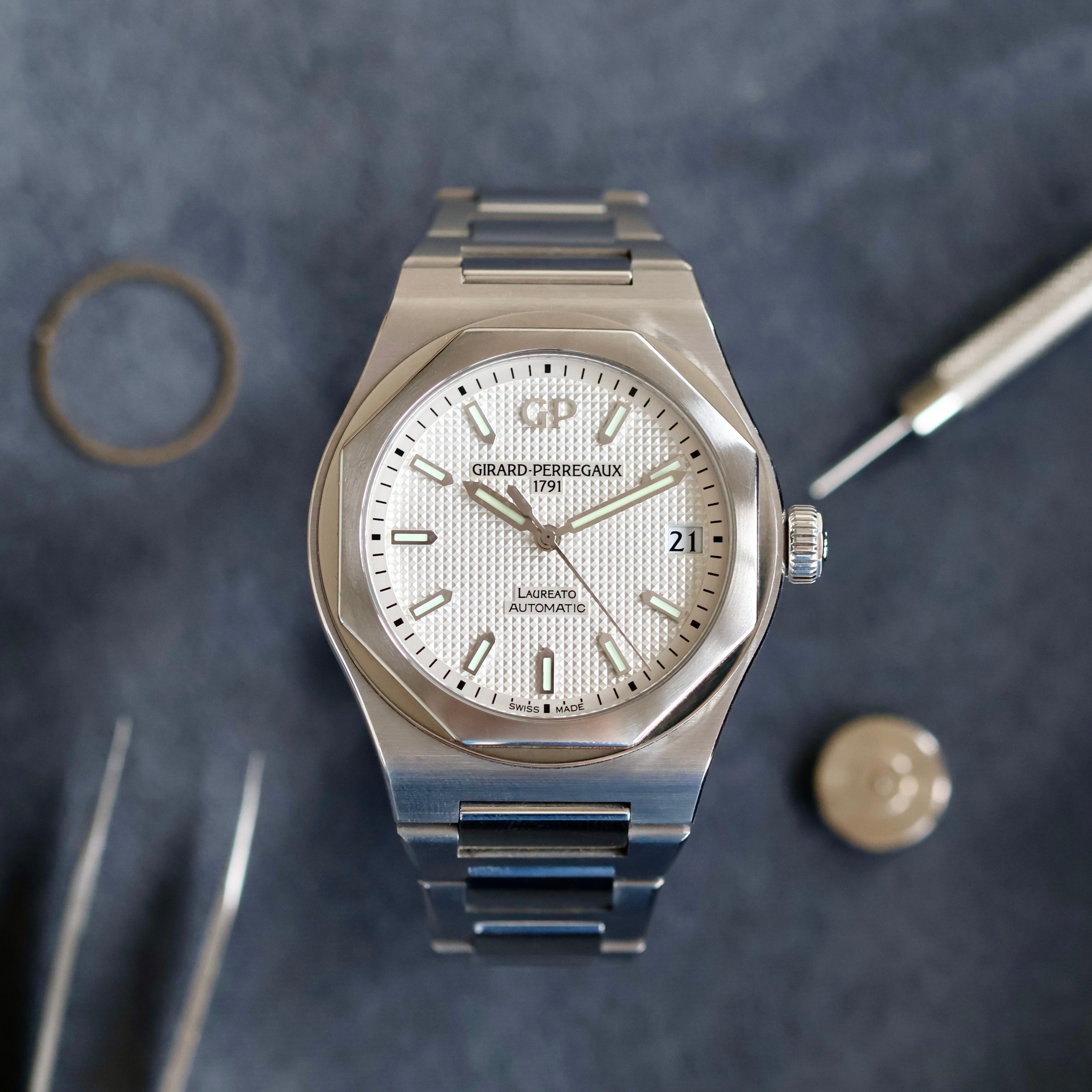 Girard Perregaux Laureato