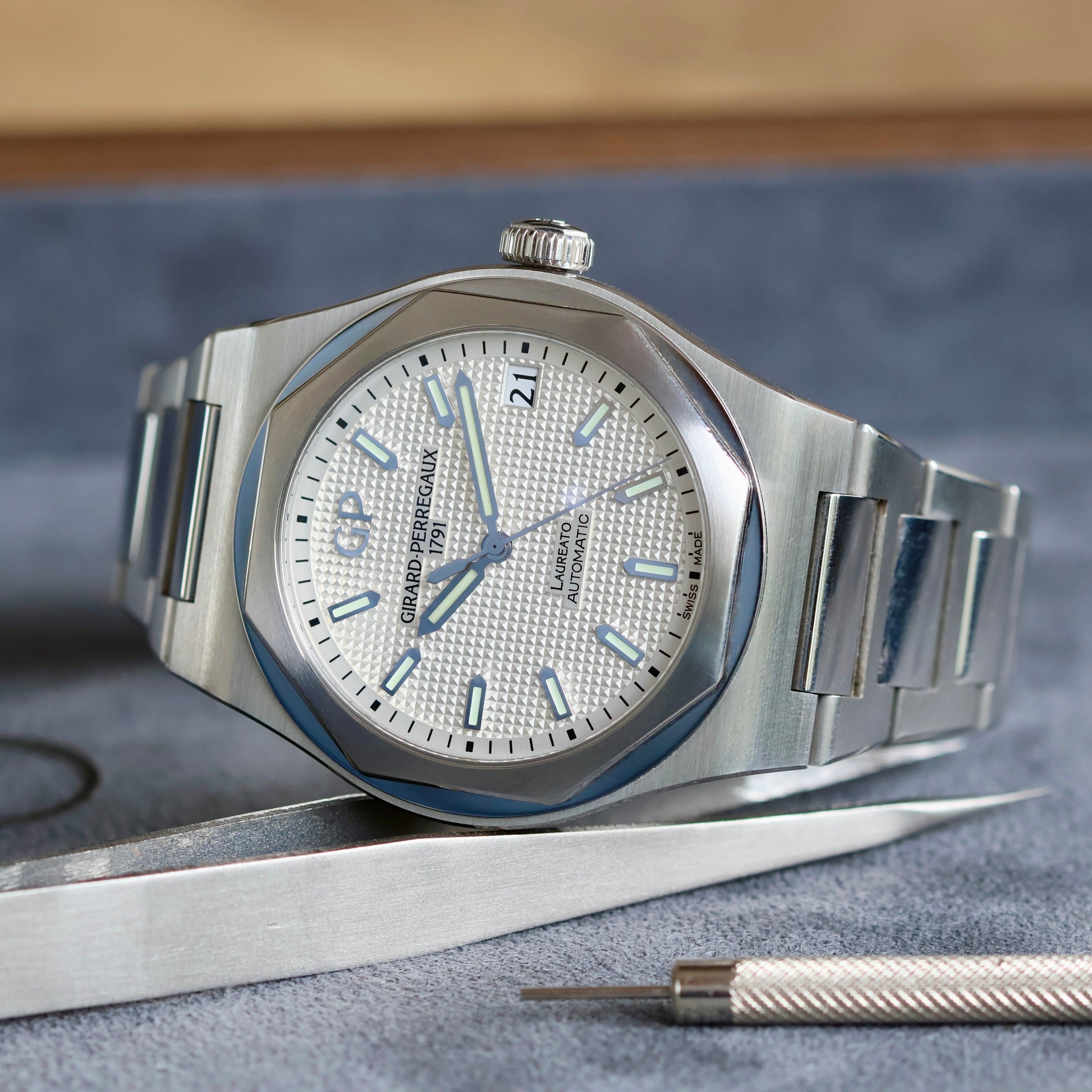 Girard Perregaux Laureato