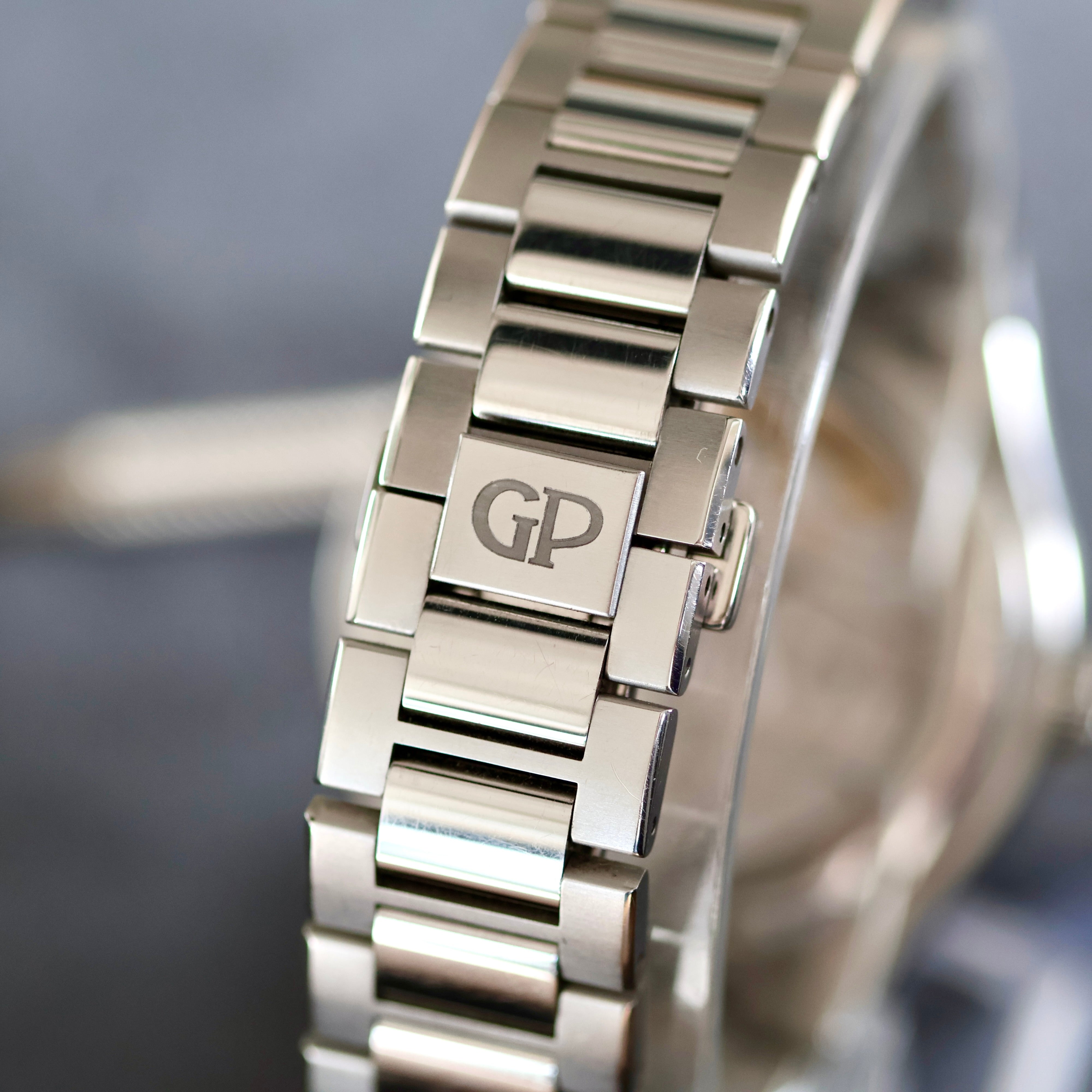 Girard Perregaux Laureato