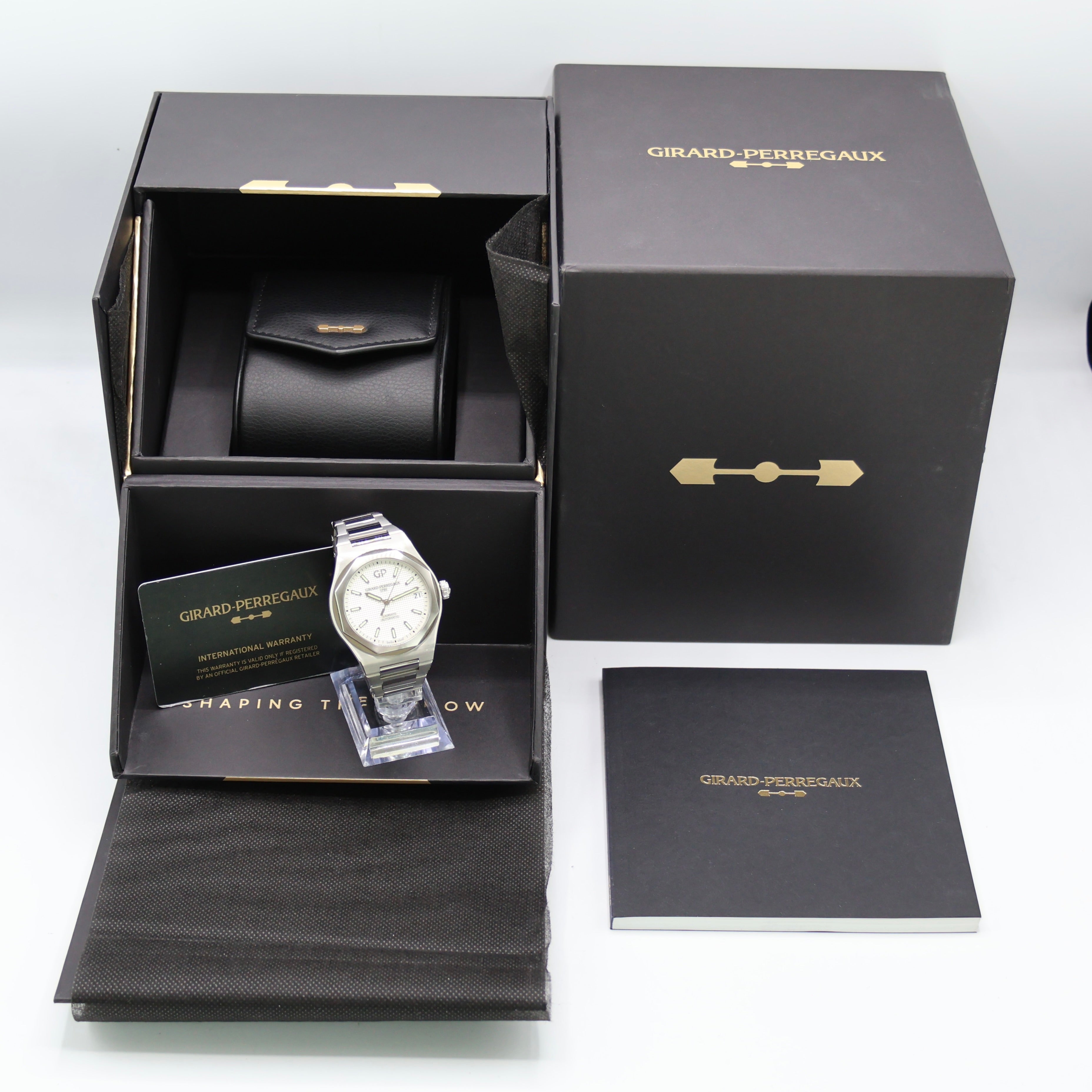 Girard Perregaux Laureato