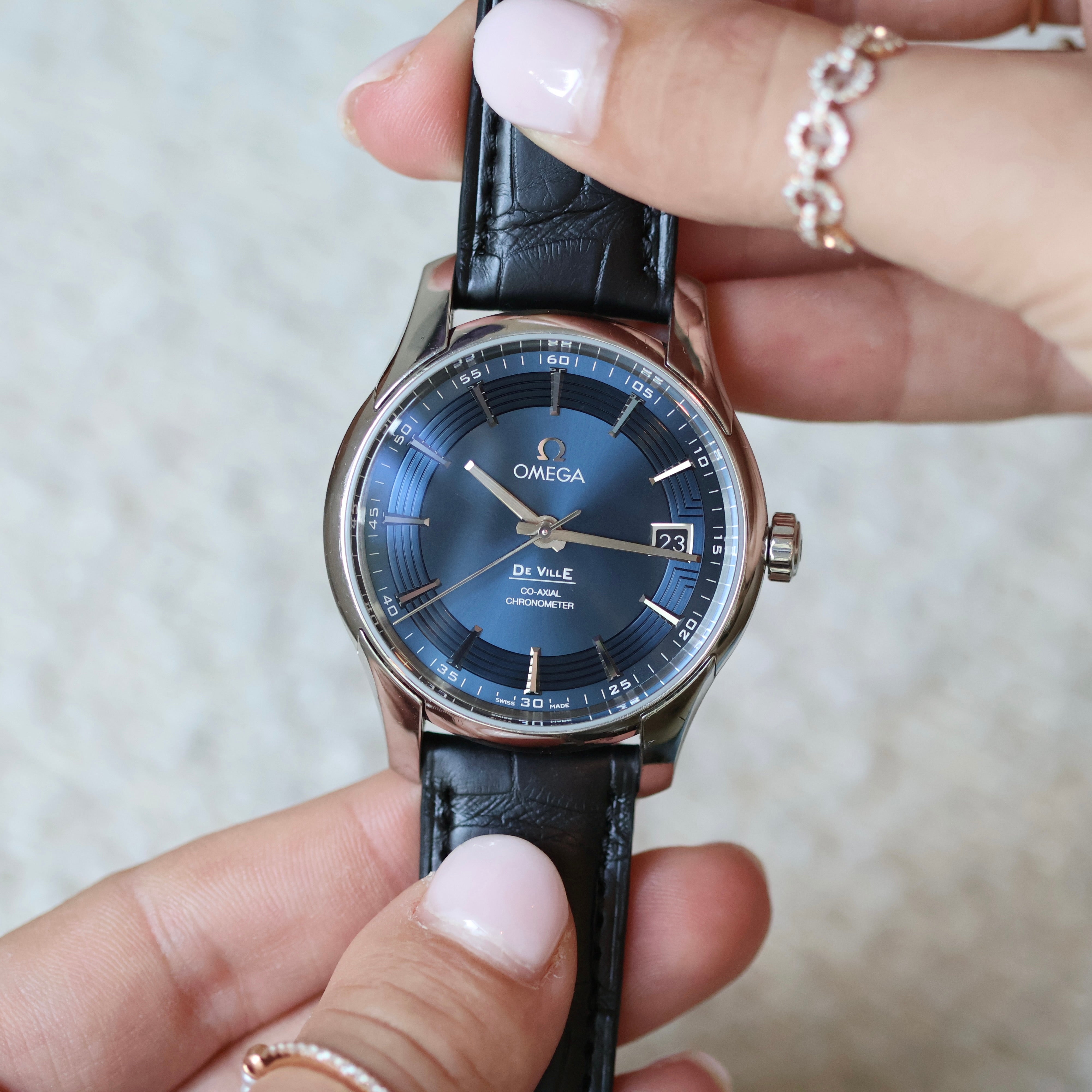 Omega De Ville Hour Vision