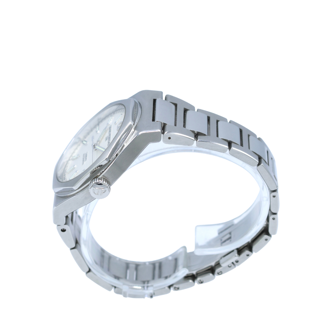 Girard Perregaux Laureato
