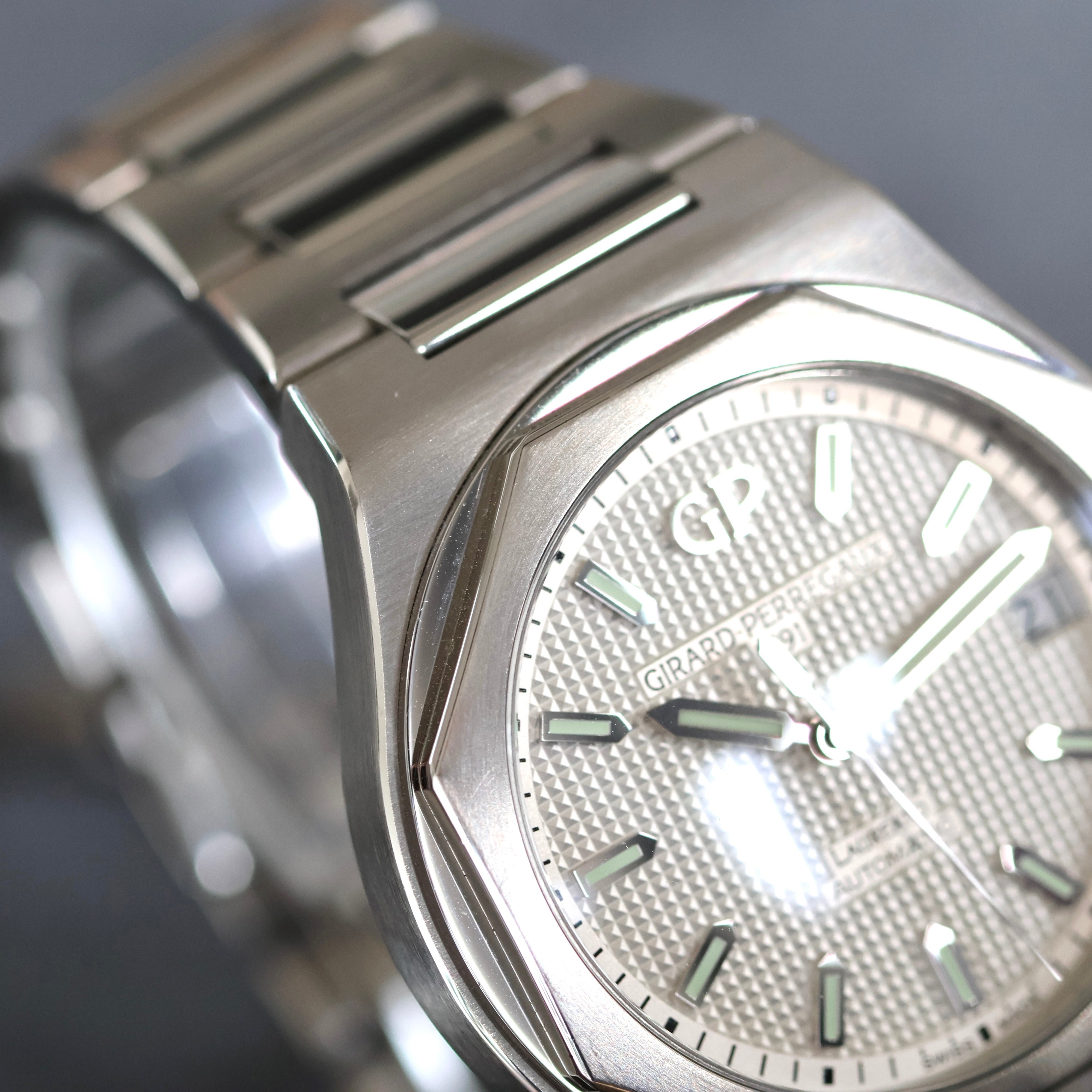 Girard Perregaux Laureato